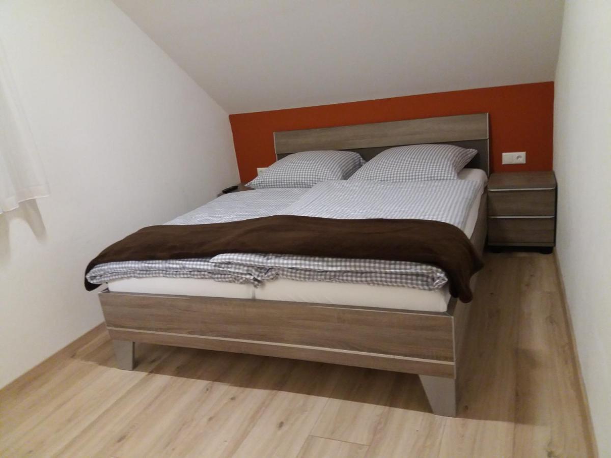 Gnadental-Stuberl Hotell Grossaitingen Exteriör bild