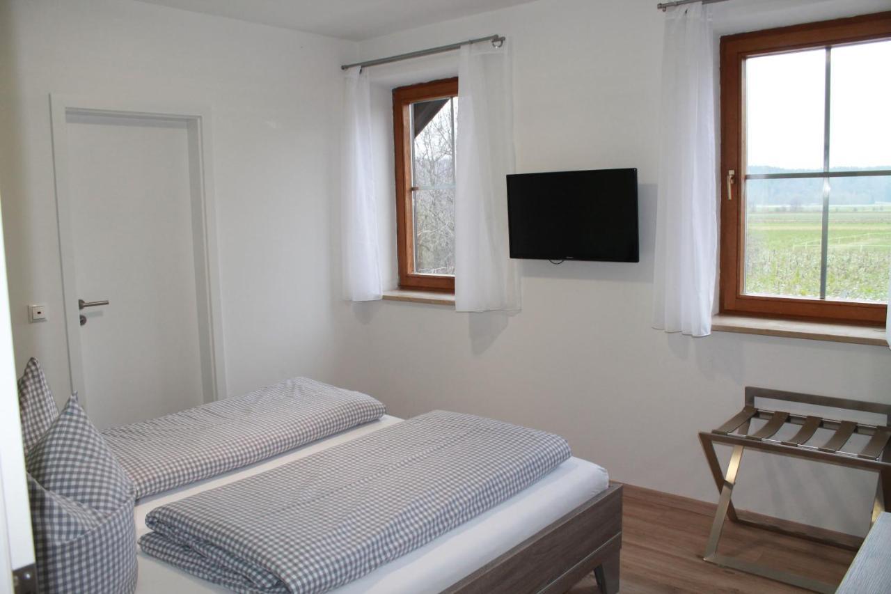 Gnadental-Stuberl Hotell Grossaitingen Exteriör bild