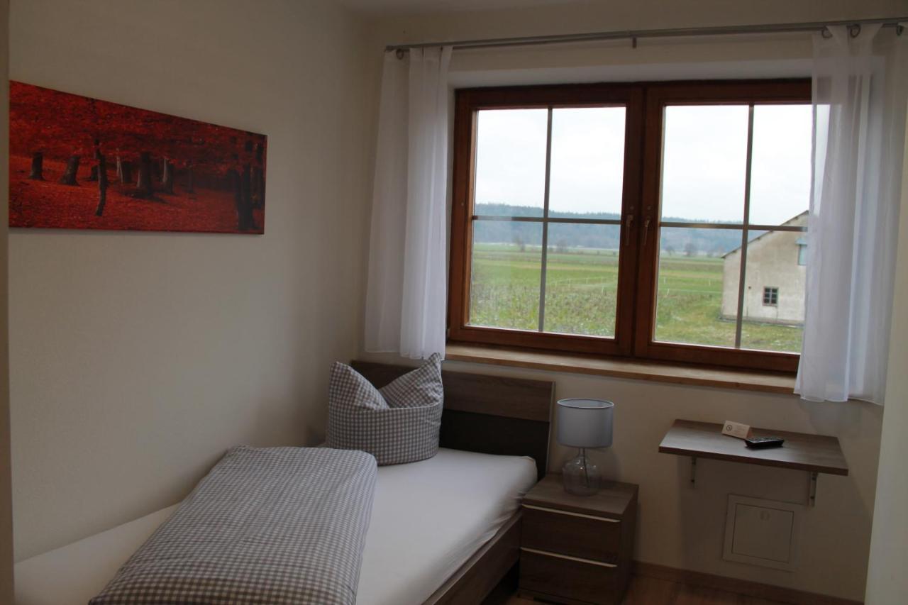 Gnadental-Stuberl Hotell Grossaitingen Exteriör bild