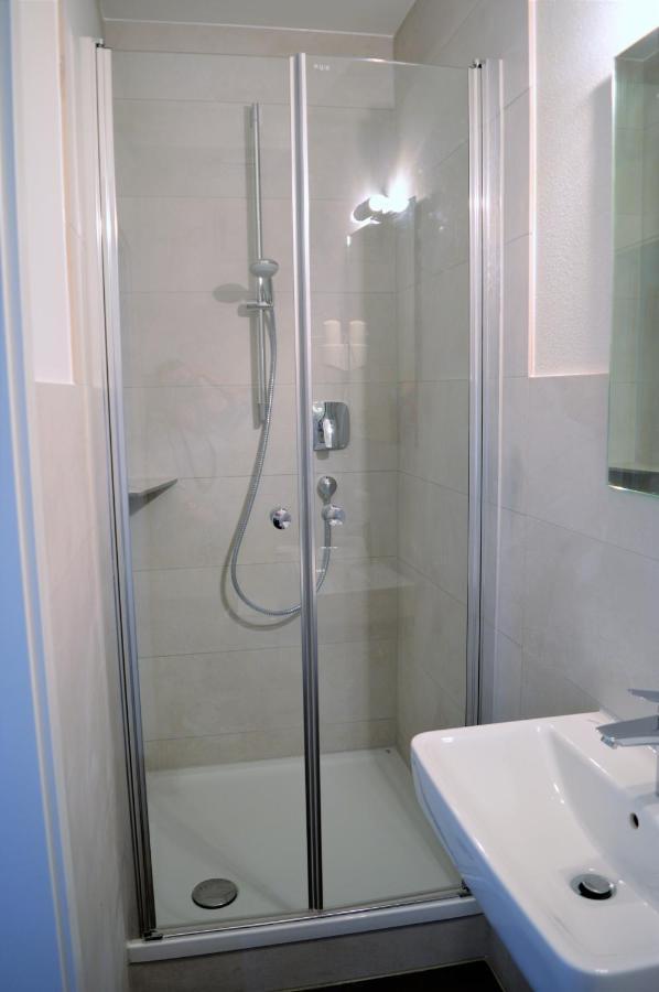 Gnadental-Stuberl Hotell Grossaitingen Exteriör bild